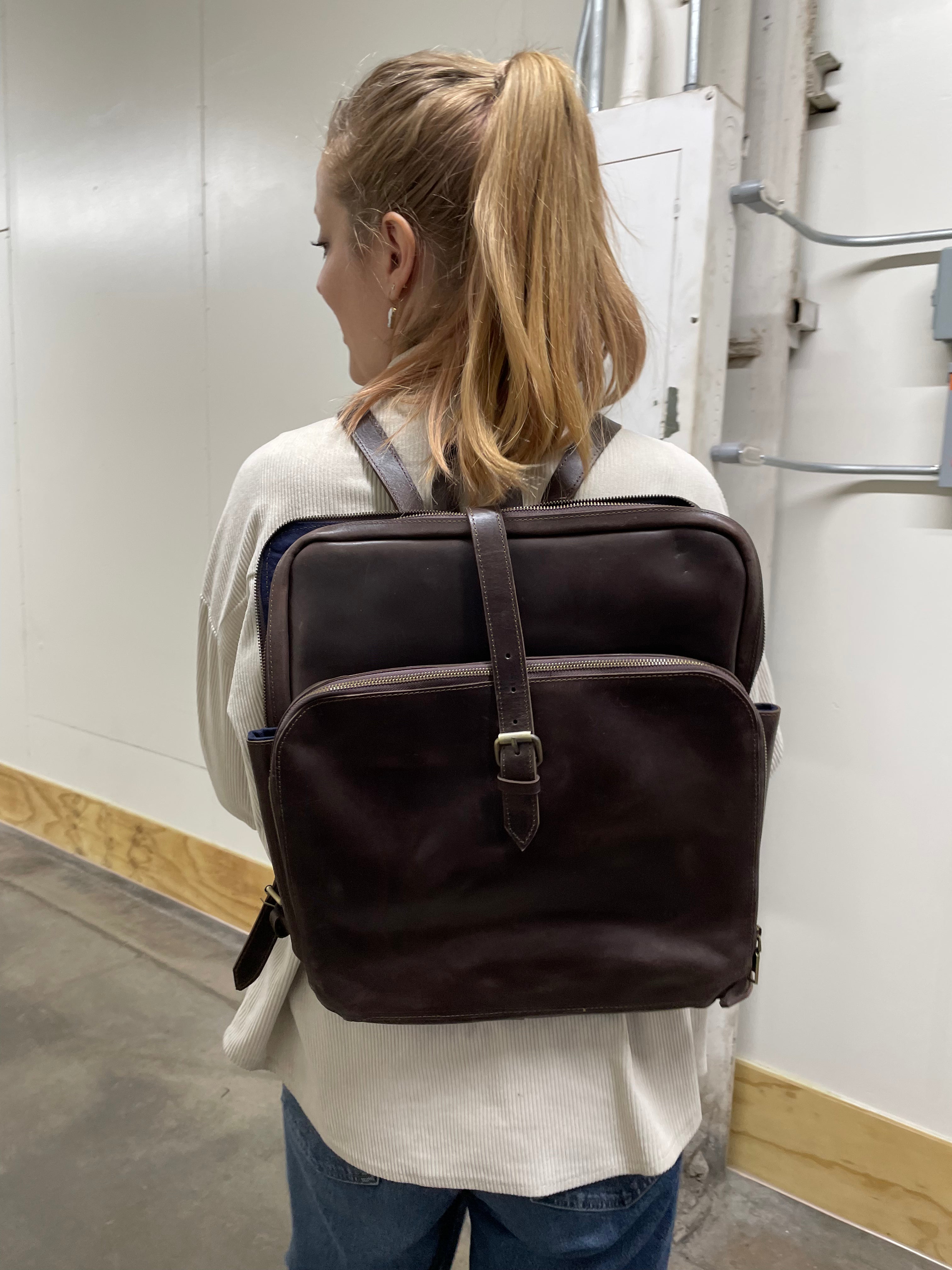 backpack voyager leather Travel #7529 Rooten's Travel & Adventure This tech backpack is perfect for the professional on the go Voyager Leather Backpack