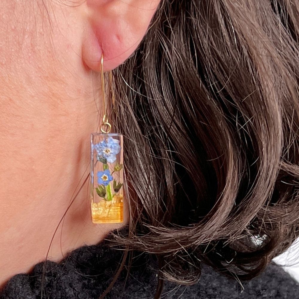 Resin Bar Earrings with Palo Santo and Forget-me-not Flowers