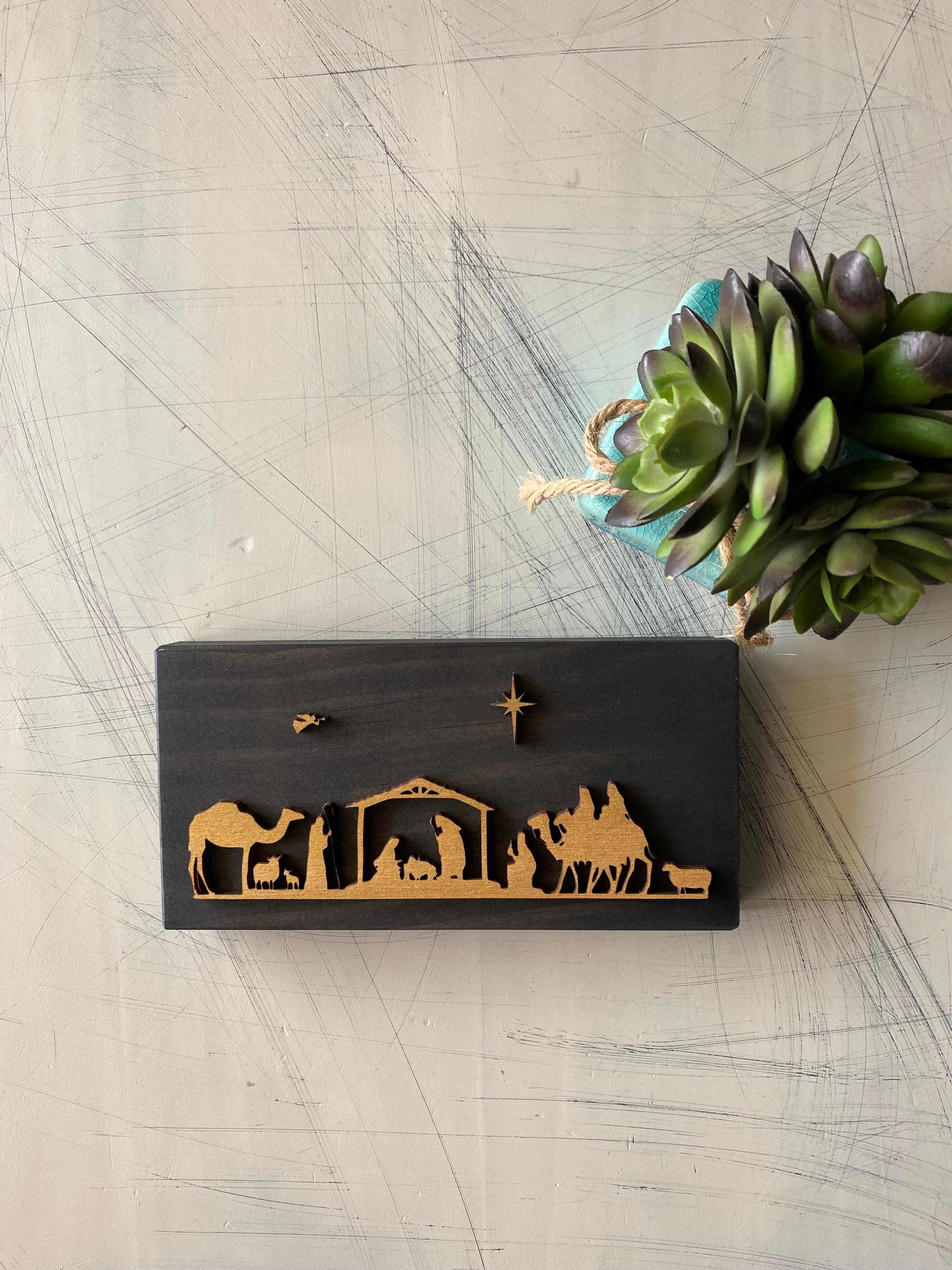 Nativity scene wood mini sign