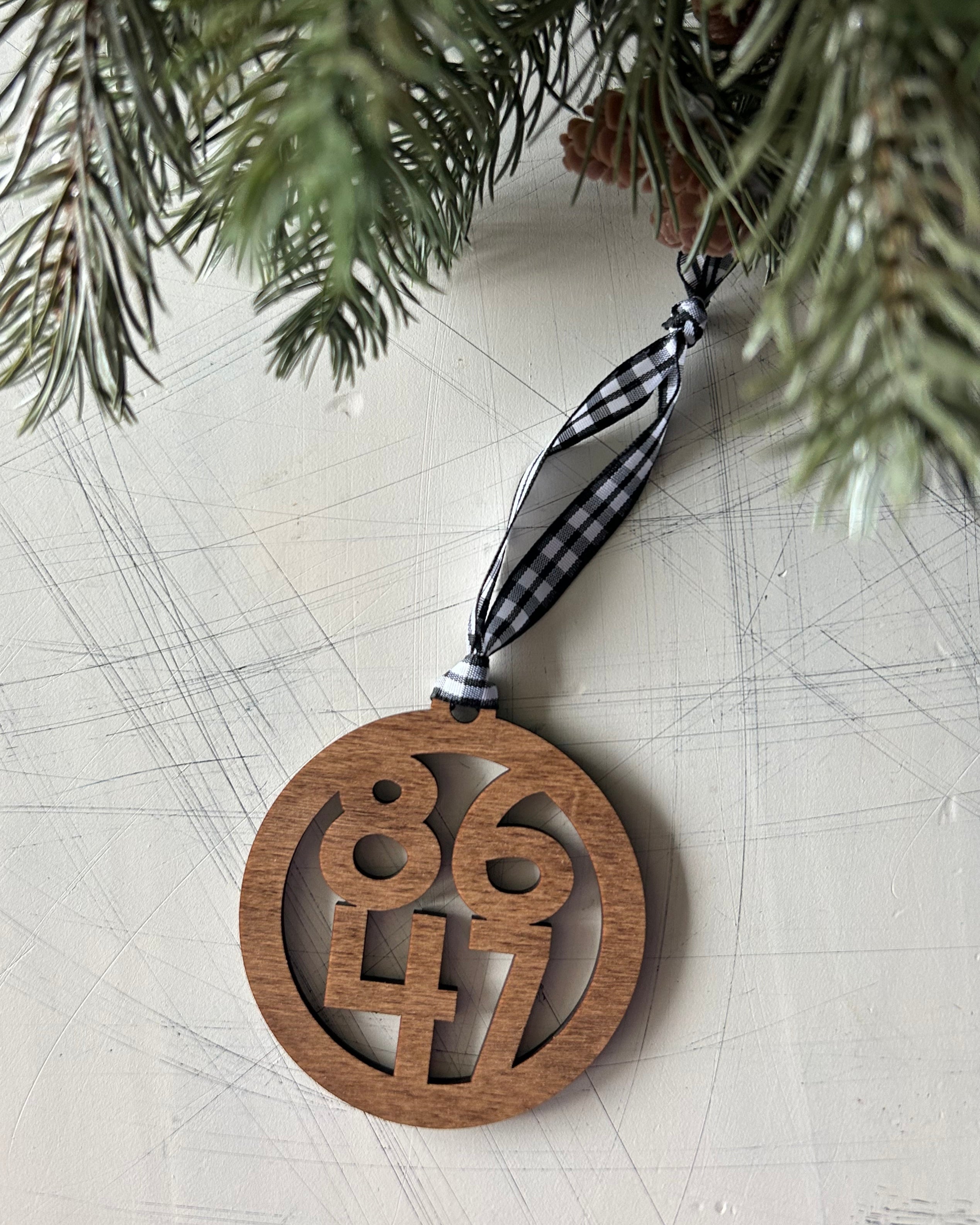 8647 Wood Ornament