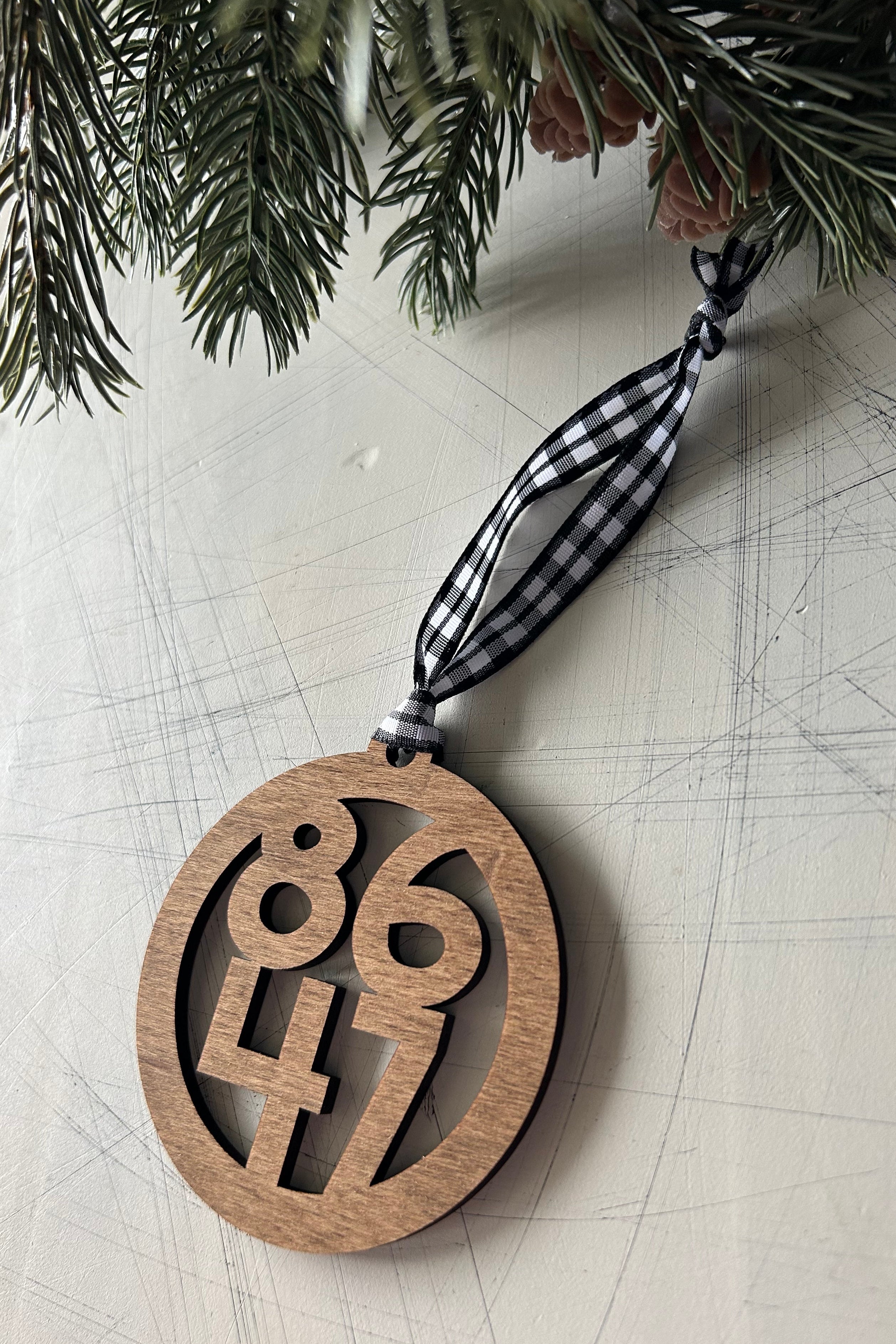 8647 Wood Ornament