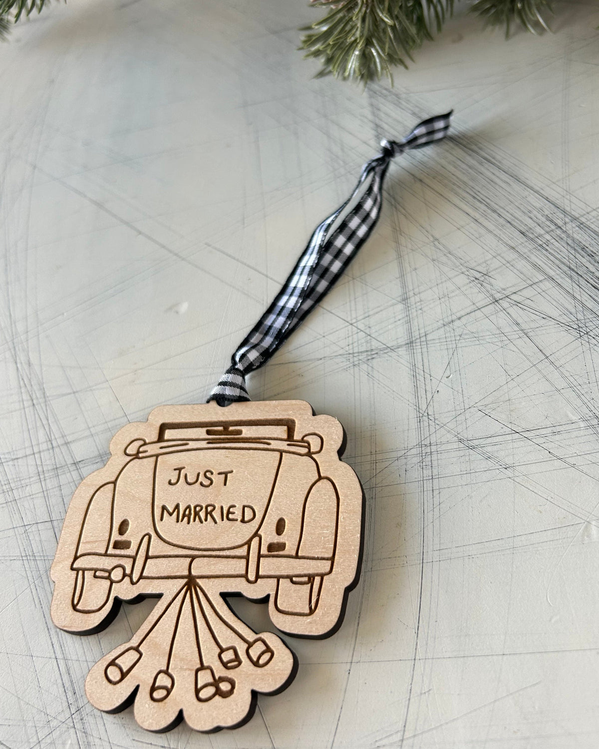 Just Married vintage car ornament