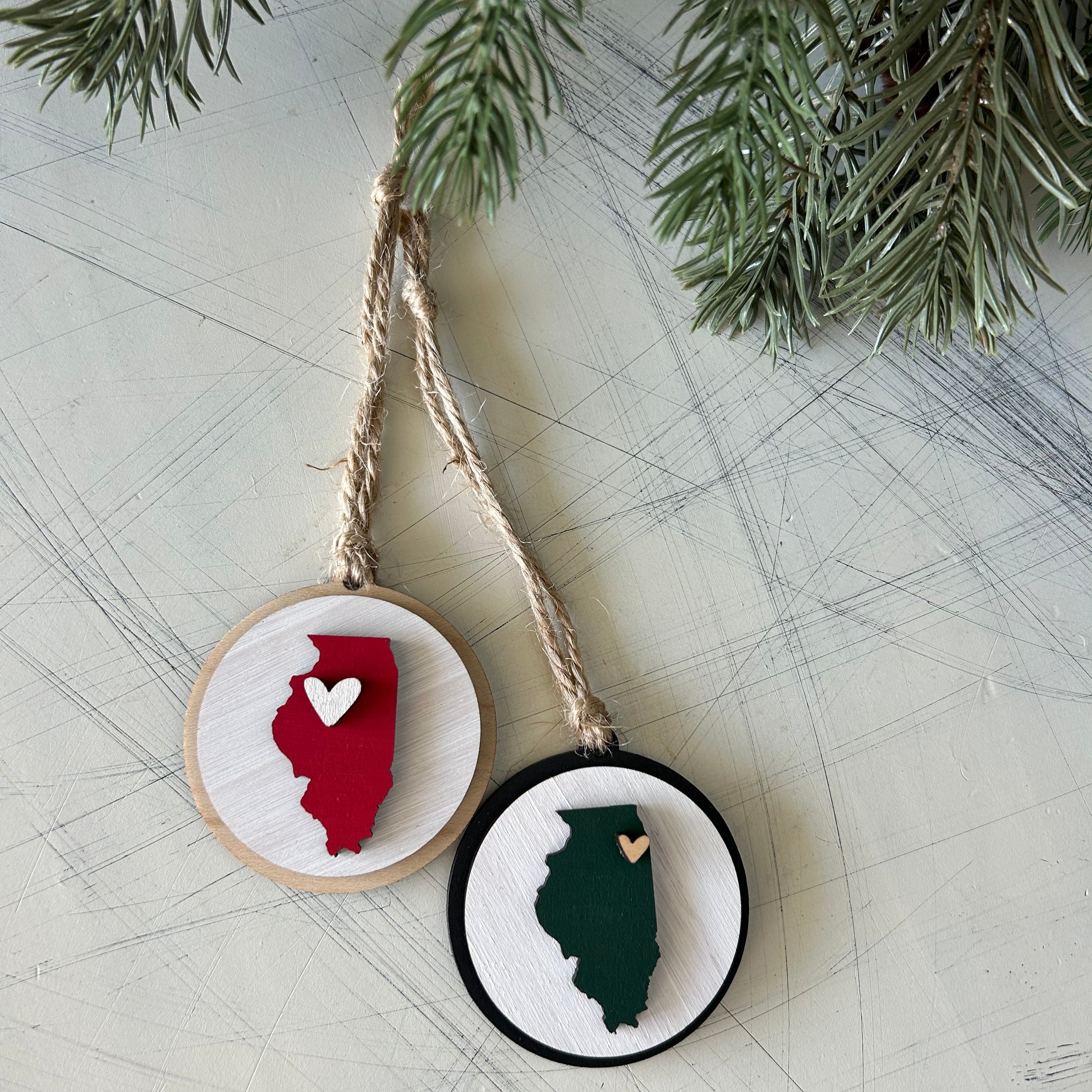 Handmade Illinois round ornament with heart - customizable!