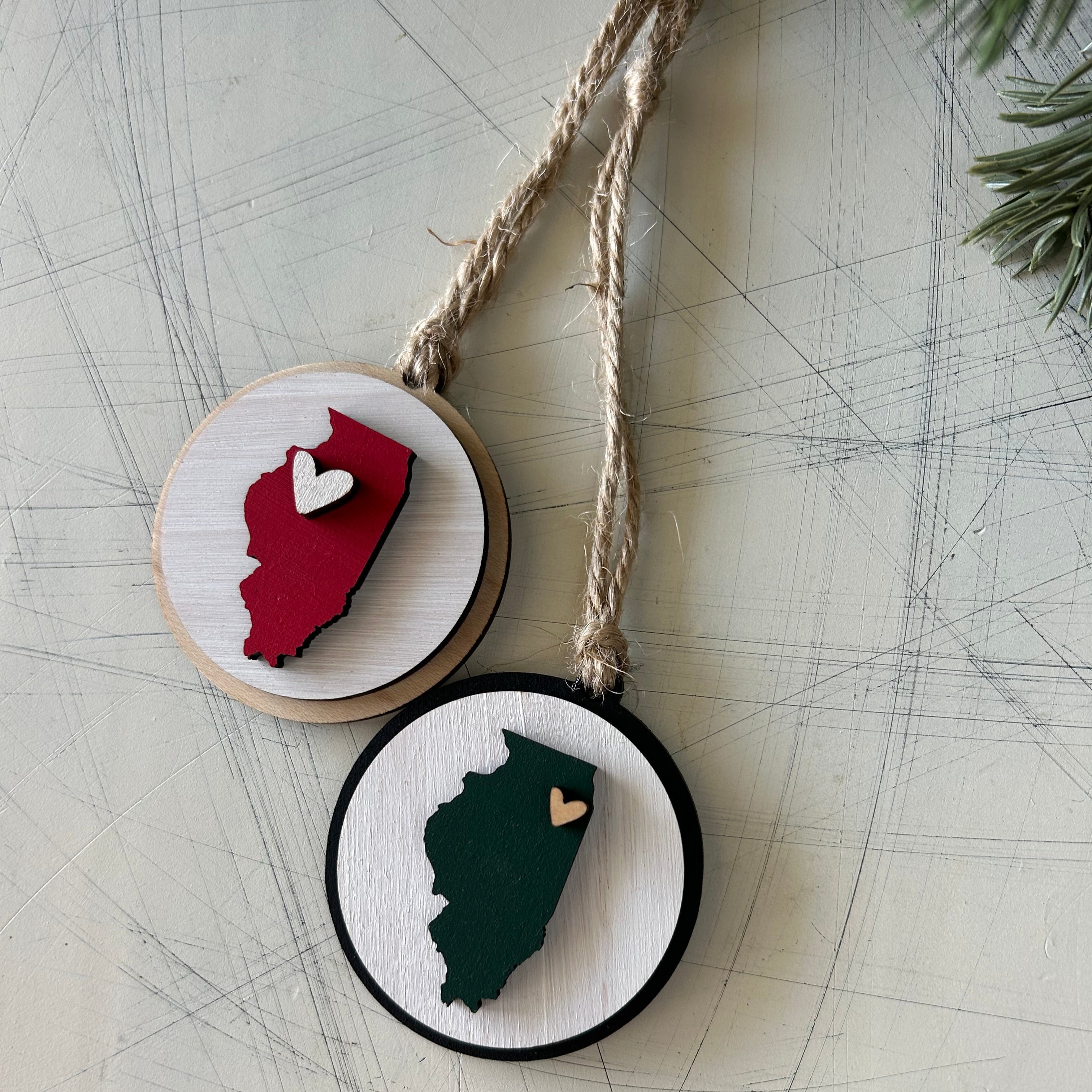 Handmade Illinois round ornament with heart - customizable!