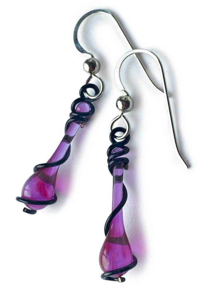 Lyra Noir Earrings