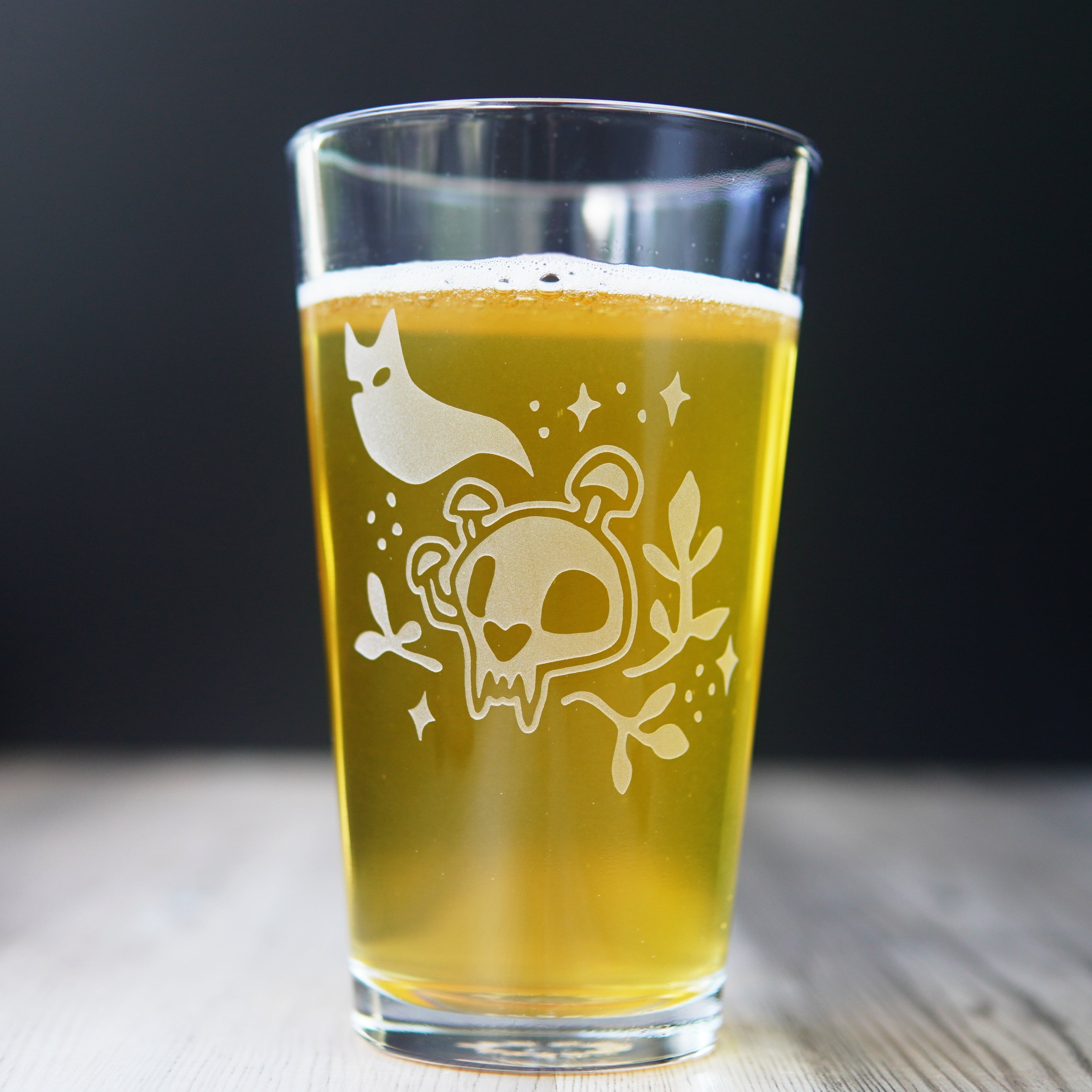 Haunted Skull Pint Glass - etched glassware