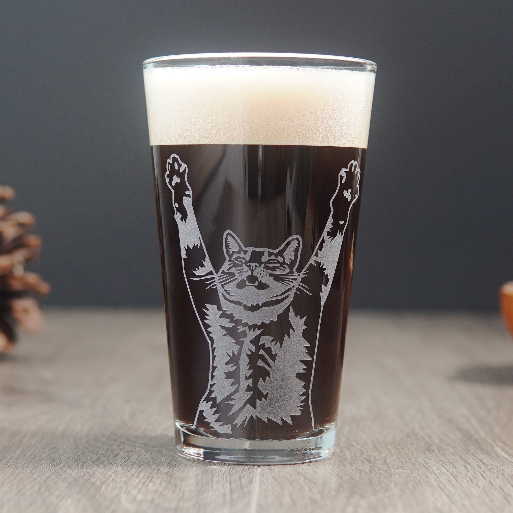 Stretch Cat Beer Pint Glass - etched glassware
