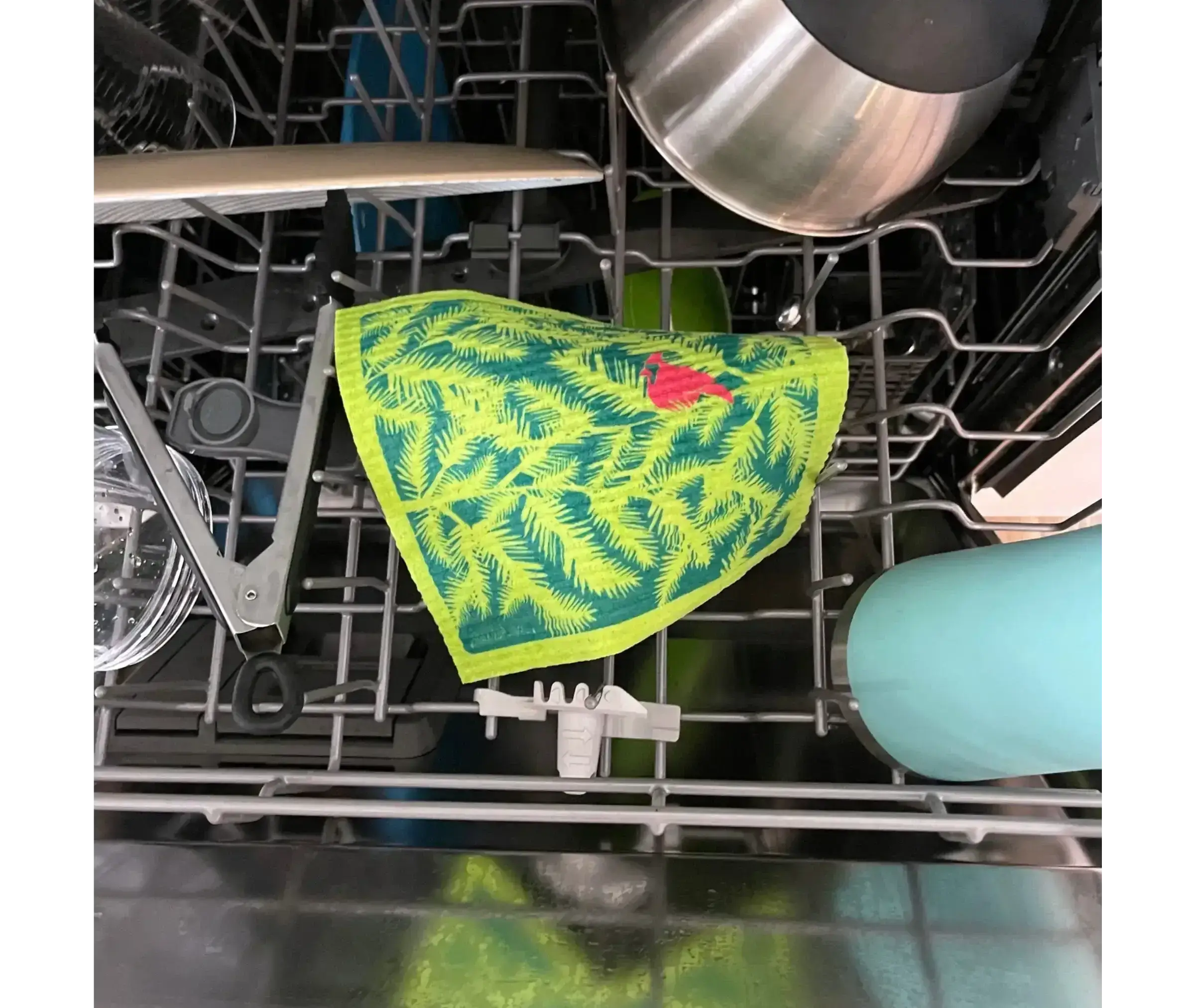 Red Cardinal Evergreen Branches | Eco-friendly Swedish Dishcloth-Soak iT Up