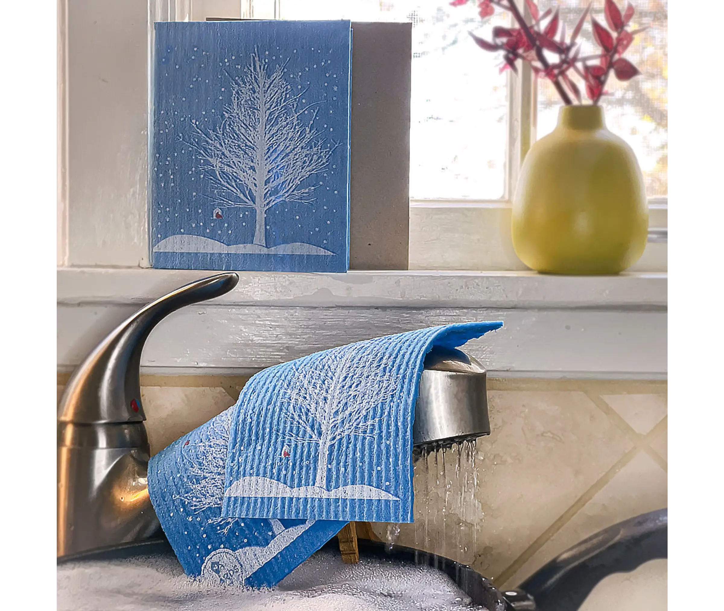 Snowy Red Cardinal Clards—Greetings that Clean Up